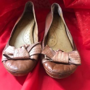 Naya brown leather flats 9W